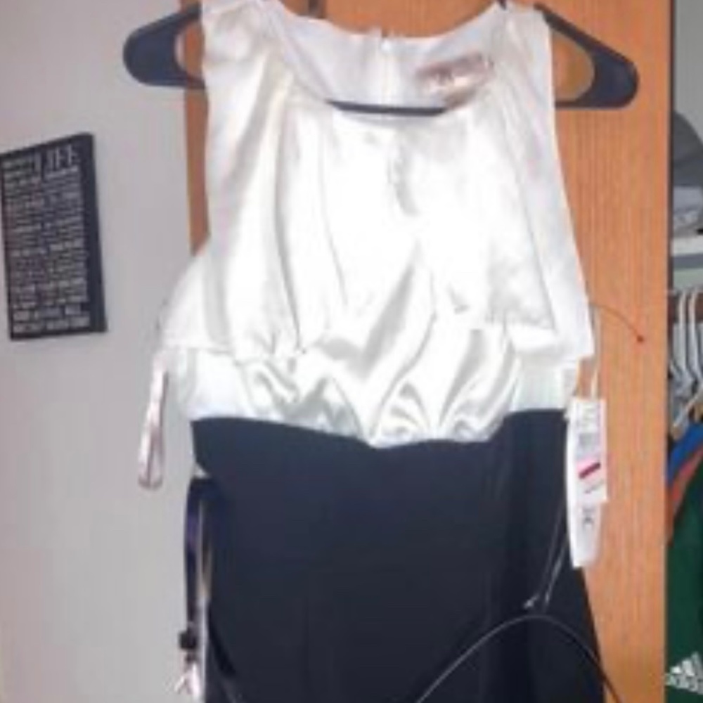 Roulette dress, knee high, size 6